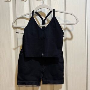 set active black top + shorts